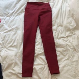 Alo yoga wine colored leggings